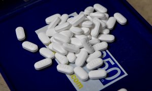 Pastillas de hidrocodona a base de opioides en una farmacia en Ohio.
