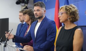 Gabriel Rufián, diputat d'ERC al Congrés dels Diputats, en una atenció als mitjans prèvia al ple de Constitució de les Corts Generals, a Madrid