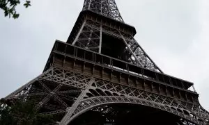 La Torre Eiffel, donde una turista mexicana fue violada por cinco hombres en julio.