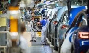 Volkswagen podría recortar empleos en Alemania mientras se lleva más eléctricos a China