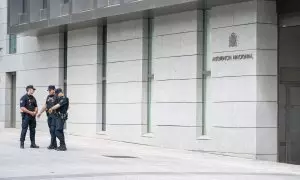 Imagen de archivo de varios agentes de Policía Nacional a las puertas de la Audiencia Nacional, a 15 de septiembre de 2023, en Madrid