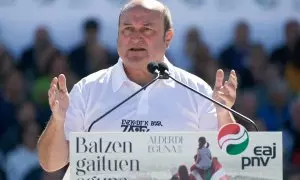 El presidente del PNV, Andoni Ortuzar, interviene durante la celebración del Alderdi Eguna, a 24 de septiembre de 2023, en Vitoria.