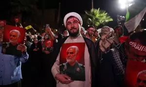 Seguidores de Hizbulá celebran en Irán el ataque de Hamás a Israel, el pasado sábado, en Teherán.