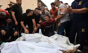 Un palestino residente en Gaza llora la muerte de una familiar a causa de los bombardeos israelíes en la franja el pasado 9 de octubre.