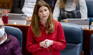 La diputada de Más Madrid, Loreto Arenillas Gómez, en una sesión del pleno de la Asamblea de Madrid, a 3 de marzo de 2022, en Madrid