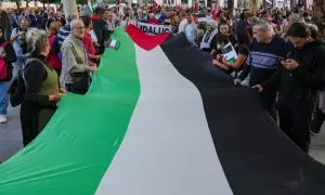 Imágenes de los manifestantes contra los bombardeos en Gaza, a 23 de octubre de 2023 en Sevilla
