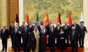 El ministro de Exteriores chino, Wang Yi, recibe a una delegación de ministros árabes y de países islámicos, en Pekín, a 20 de noviembre de 2023. REUTERS/Florence Lo