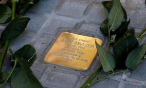 La llamborda Stolpersteine que ret homenatge a Joan Tura, deportat a Mauthausen. Mar Martí / ACN