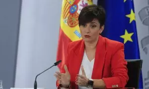 La ministra Portavoz, Isabel Rodríguez, durante su intervención en la rueda de prensa posterior a la reunión semanal del Consejo de ministros, este martes en Moncloa. EFE/ Fernando Alvarado