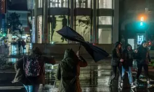 Una persona camina con un paraguas, a 5/11/2023, en A Coruña, Galicia (España). - Gustavo de la Paz / Europa Press.