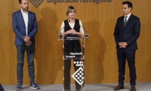 La presidenta de la Diputació de Tarragona, Noemí Llauradó; amb l'alcalde de l'Espluga de Francolí, Josep Maria Vidal; i el director de l'ACA, Samuel Reyes - Eloi Tost/ACN