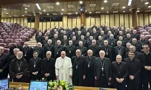 El Papa evita tratar los abusos sexuales con los obispos españoles: 