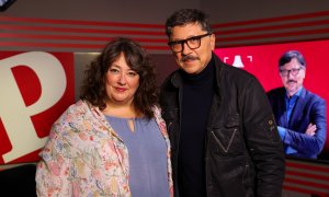 La periodista Virginia Pérez Alonso entrevista al actor Carlos Bardem.