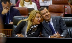 Carolina España, y Juanma Moreno, en el Parlamento de Andalucía. Imagen de archivo.