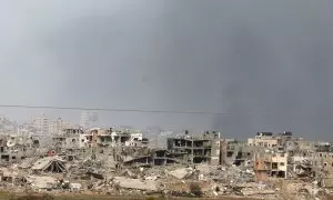 Vista de varios edificios dañados en el barrio de Shujayya, en la Franja de Gaza, visto desde el sur de Israel, a 21 de diciembre de 2023.