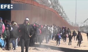 La llegada récord de migrantes a la frontera sur de EE.UU. pone a Biden contra las cuerdas
