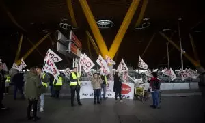 Varios trabajadores de Iberia protestan en el aeropuerto Adolfo Suárez Madrid-Barajas, a 5 de enero de 2024