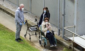La mascarilla obligatoria se mantendrá "unos días más" en Cantabria "por prudencia" pese al descenso de la gripe