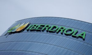 El logo de Iberdrola en su sede en Bilbao. REUTERS/Vincent West