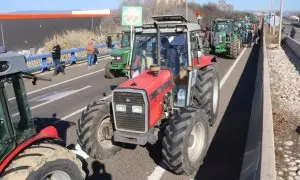 13/02/2024 - Diversos tractors tallen l'A-27 al Port de Tarragona.