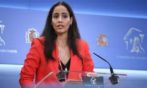 La diputada de Sumar Tesh Sidi, durante una rueda de prensa en el Congreso de los Diputados, a 30 de noviembre de 2023.
