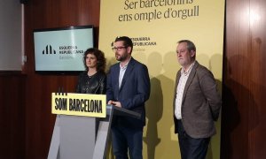 Jordi Castellana, portaveu d'ERC, en roda de premsa amb els regidors Eva Baró i Jordi Coronas