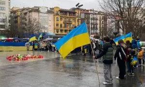 Un centenar de ucranianos condenan en Santander los dos años de guerra