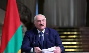El Presidente bielorruso Alexander Lukashenko habla durante su reunión con el Presidente iraní Ebrahim Raisi, el 13 de marzo de 2023 en Teherán (Irán).