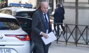 El juez Manuel García Castellón sale de un vehículo para entrar en la Audiencia Nacional, a 20 de febrero de 2024.