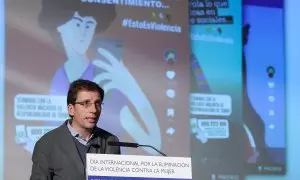 Trabajadoras de la red contra la violencia de género de Madrid denuncian el abandono del Ayuntamiento de Almeida