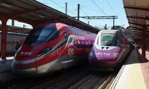 Trenes Avlo e Iryio en la estación Madrid-Chamartín-Clara Campoamor.