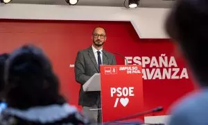 El secretario de Área Institucional y Grandes Ciudades del PSOE, Alfonso Rodríguez Gómez de Celis, en una rueda de prensa este lunes en Ferraz.