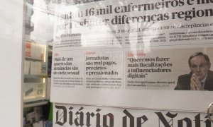 Portada de un periódico portugués, donde se lee "Huelga. Periodistas son mal pagados, precarios y presionados", a 14 de marzo de 2024.