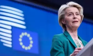 La Presidenta de la Comisión Europea, Ursula von der Leyen, asiste a una conferencia de prensa el día de una cumbre de líderes de la Unión Europea, en Bruselas, el 22 de marzo de 2024.