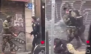 Imágenes de la paliza que dos policías le propinaron a dos jóvenes negros en el barrio de Lavapiés (Madrid).