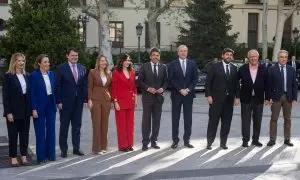 Cuca Gamarra, secretaria general del PP, junto a los presidentes autonómicos del PP.