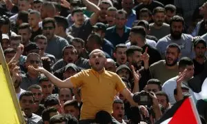Decenas de palestinos en los funerales de víctimas de ataques israelíes en Cisjordania, a 3 de noviembre de 2023.