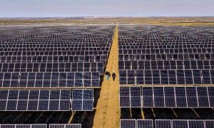 España construye una planta, pionera en el mundo, que hibrida la energía fotovoltaica y termosolar