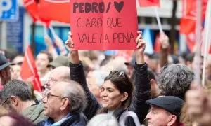 Manifestación en del PSOE en la calle Ferraz