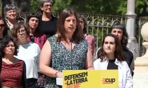 La candidata de la CUP per Tarragona Ortésia Cabrera durant una roda de premsa