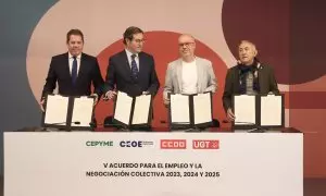 Los presidentes de CEOE y CEPYME, Antonio Garamendi (2i)y Gerardo Cuerva (1i), y los secretarios generales de UGT y CCOO, Pepe Álvarez (1d) y Unai Sordo "d), en la firma del V Acuerdo para el Empleo y la Negociación Colectiva (AENC),  en mayo de 2023. E.P