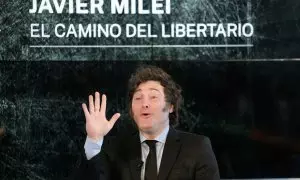 El presidente de Argentina, Javier Milei, presentando su nuevo libro "El camino del libertario" en una imagen de archivo.