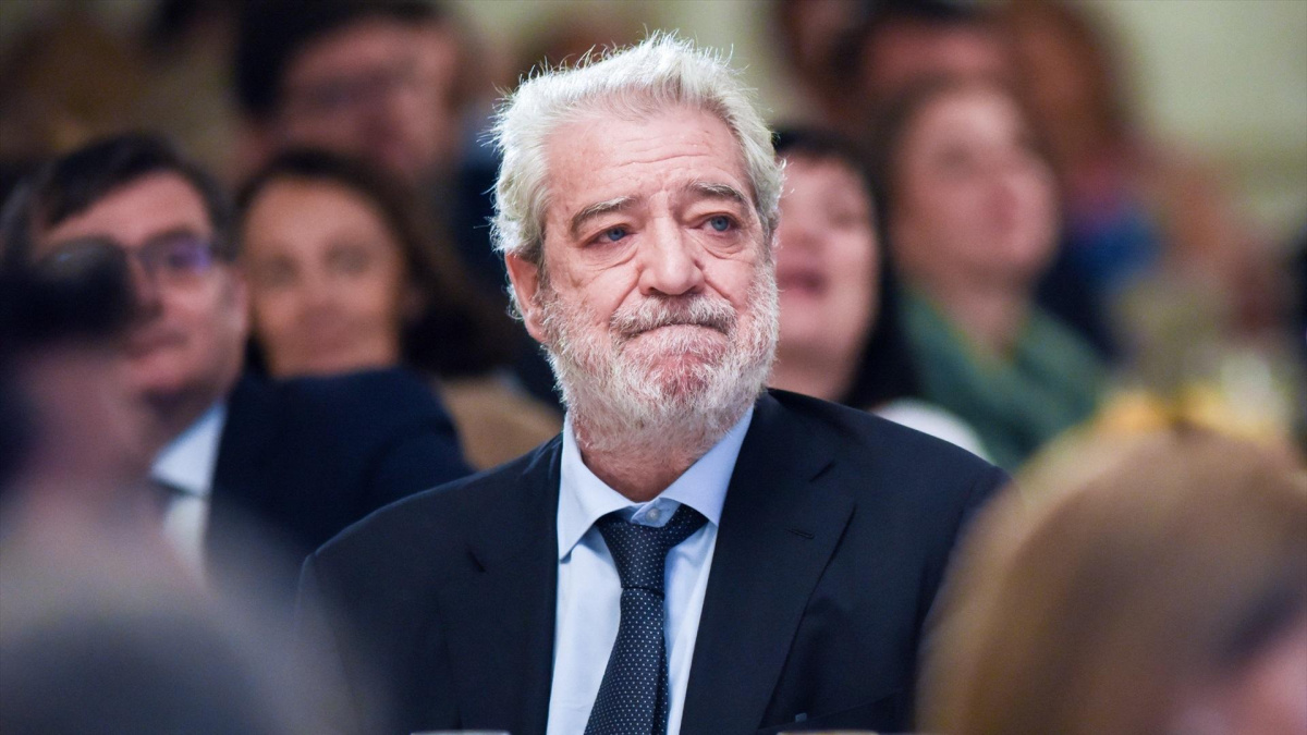 Aluvión de críticas a Miguel Ángel Rodríguez por asegurar que la Agencia Tributaria "debería ser dinamitada": "Si lo llega a rapear acaba en el trullo"