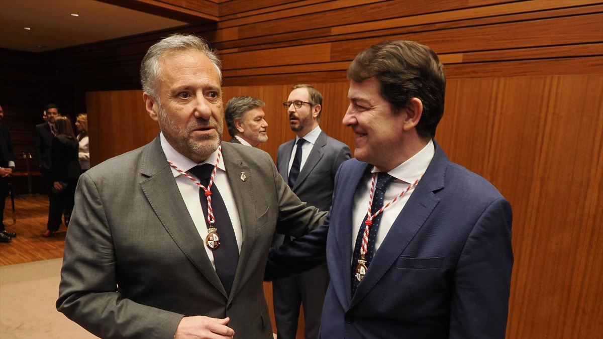 Mañueco cede a Vox una vicepresidencia y las consejerías de Cultura, Agricultura y Familia en Castilla y León