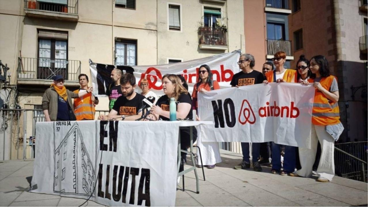 Varias familias consiguen alargar sus contratos con el fondo Vivenio tras solicitar la prórroga de alquileres