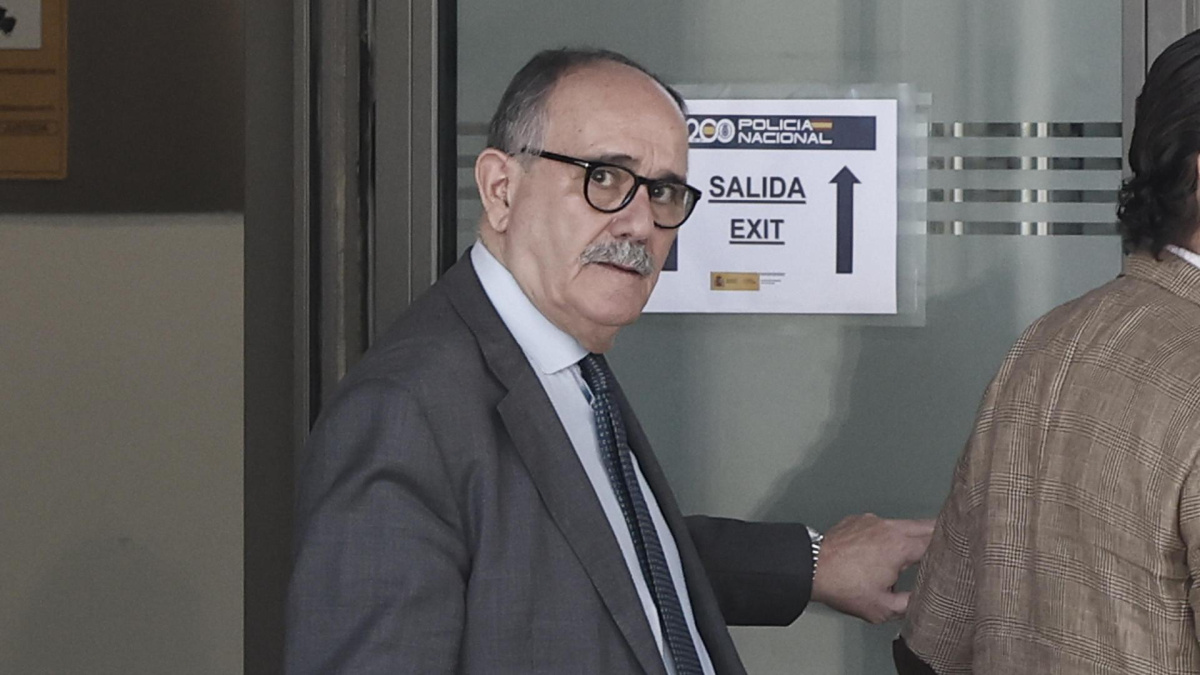 El primer abogado de Ábalos asegura que nunca cobró por su defensa y rechazó que el PSOE pagara sus honorarios
