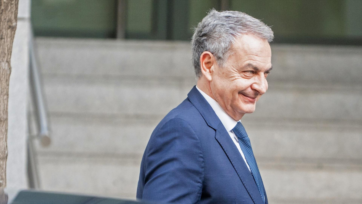 El juez rechaza suspender las investigaciones de Hacienda a Zapatero, su mujer y sus hijas