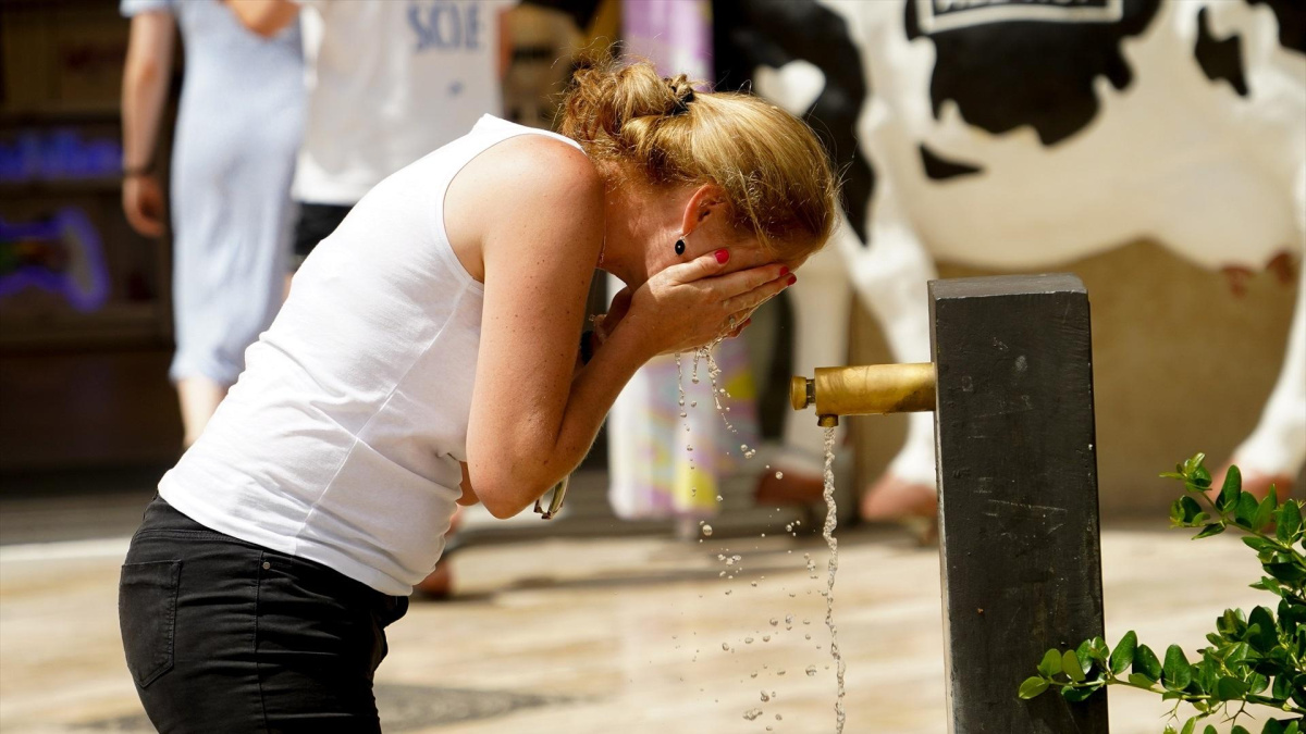 La Aemet activa la alerta roja en el País Valencià por temperaturas máximas de 44 grados