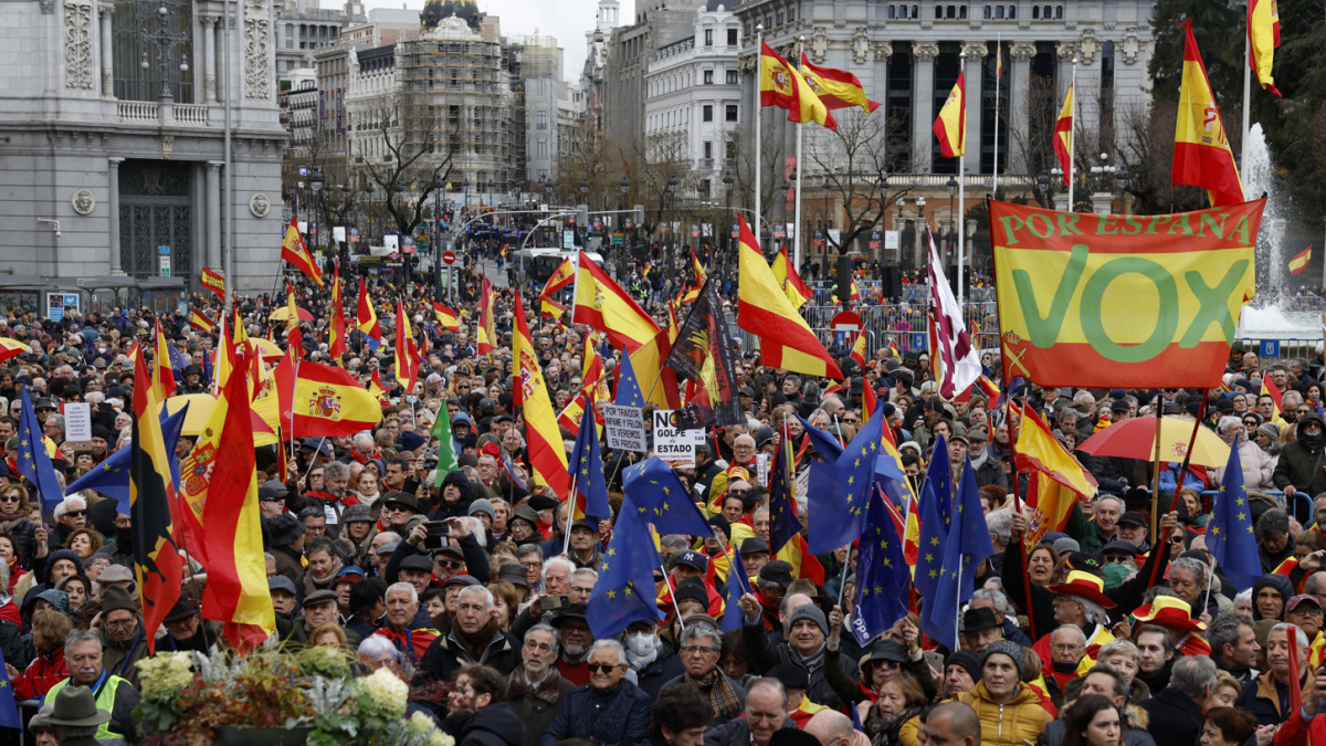 Miles de personas protestan en Madrid contra la amnistía y contra ...