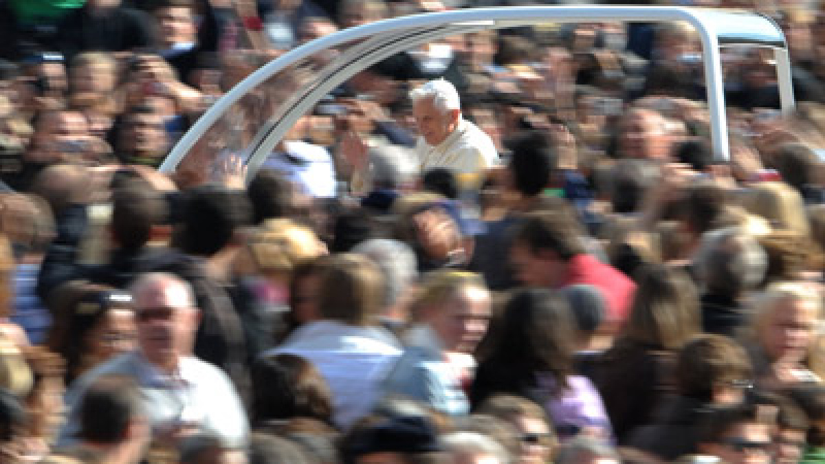 El Estado paga la mitad de la visita del Papa en 2011 | Público